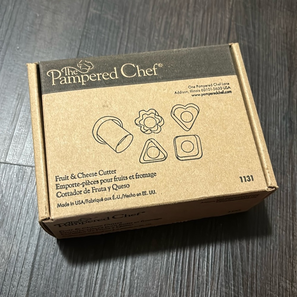 Pampered Chef #1131 fruit and cheese cutter NWT
